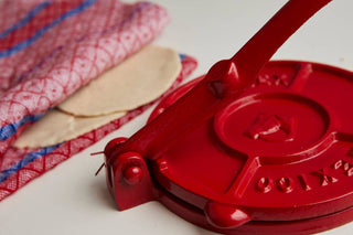 Heavy cast iron tortilla press 