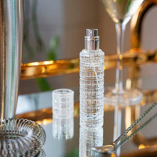 Crystal cocktail atomizer adds flavor notes to beverages