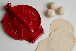 Made in Mexico Cast Iron Tortilla Press Kit