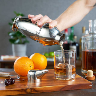Make expert cocktail with this stainless steel penguin cocktail shaker