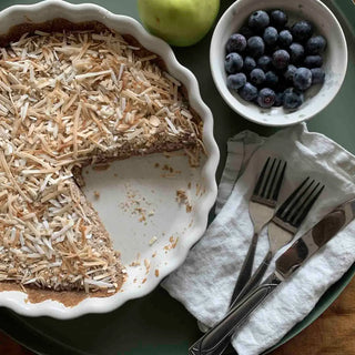Bake up perfect pies and tarts with this white ceramic tart plate